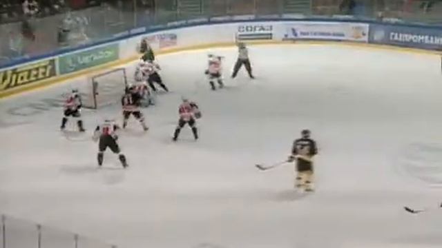 13.32 33.Мартин Цибак. Северсталь. В равенстве 4-1 смотреть онлайн