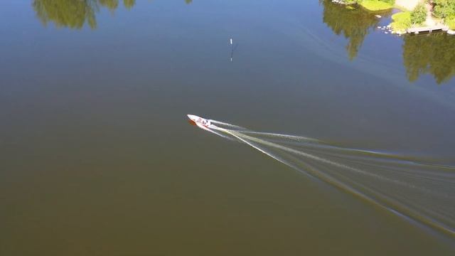 Boat from the air video Suzuki 20 HP outboard motor four stroke engine смотреть онлайн