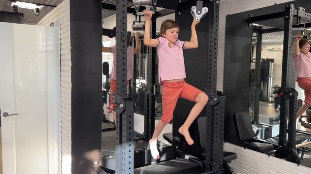 КАК быстро научиться подтягиваться смотреть онлайн