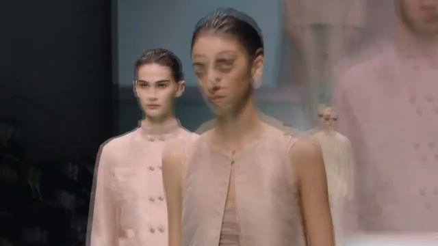 Giorgio Armani Весна / Лето 2022 неделя моды в Милане смотреть онлайн