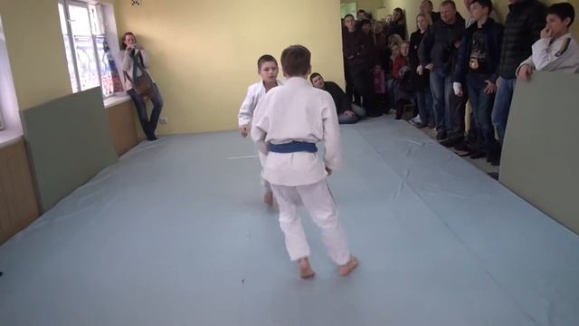 Обертий L - Наухацкий W . 30 кг. Открытое первенство КДЮСШ - 14 по дзюдо.16 ноября 2013. смотреть онлайн