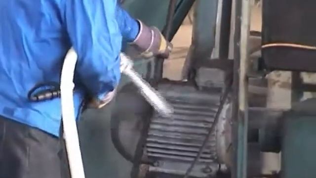 Очистка поверхностей гранулами сухого льда от краски и загрязнений смотреть онлайн