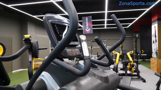 Обзор профессионального эллиптического тренажера Svensson Industrial HIT AMT870 смотреть онлайн