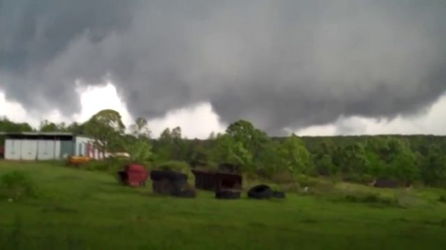 Extreme Tornado Video - Alabama Outbreak April 15, 2011 - Pine Apple, AL Tornado смотреть онлайн