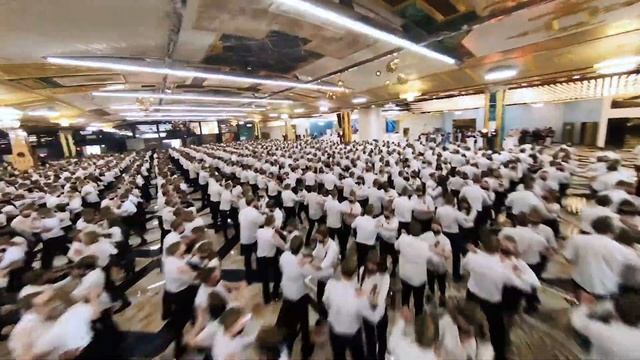 Вальс Победы в Екатеринбурге. Шесть тысяч! участников ? смотреть онлайн