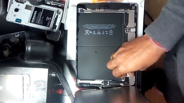 IPad air2 A1567 Black Screen issue Fix смотреть онлайн