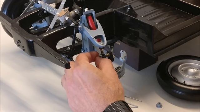 Renault 4 model car - Upgrading Front suspension assembly and wheels смотреть онлайн