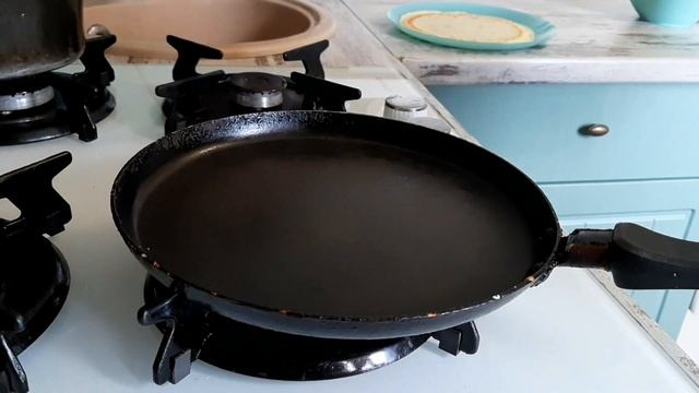 Блины из рисовой муки.Рецепты правильного питания.Диетические блинчики с красной рыбой. смотреть онлайн