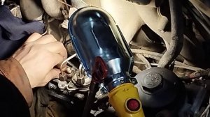 Течет солярка с трубок ТНВД устраняем течь с вывходов штуцера течет солярка вито