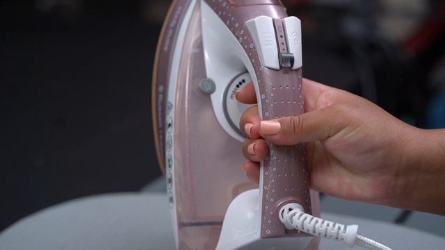 Russell Hobbs Pearl Glide Iron смотреть онлайн