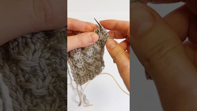 Косичка спицами без перекрещивания петель. Простой и красивый узор. смотреть онлайн