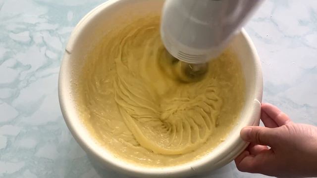 Очень вкусный кекс на кефире, с изюмом. Быстро и просто! смотреть онлайн