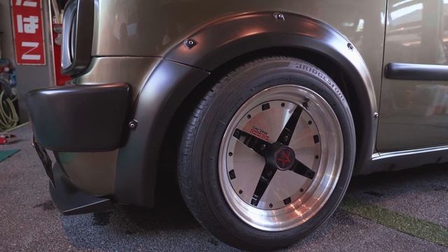 Nissan Retro Cube แต่งแบบนี้โดนใจ!! смотреть онлайн