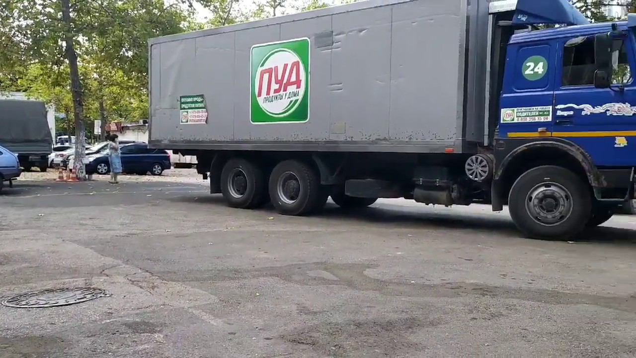 Разворот в квадрате! Движение в пробке. смотреть онлайн