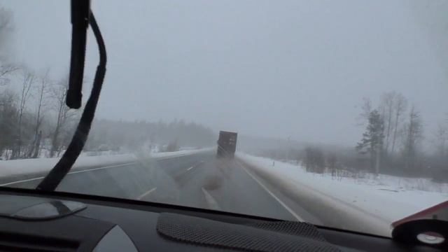 Автонакат - Разметка на дороге в зимнее время и движение за грузовиком. смотреть онлайн