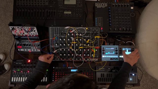 Korg SQ-64 Tabletop Modular Synth Music смотреть онлайн