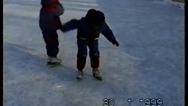 Дубна 1998-1999. Лето и Зима. Учусь кататься на коньках смотреть онлайн