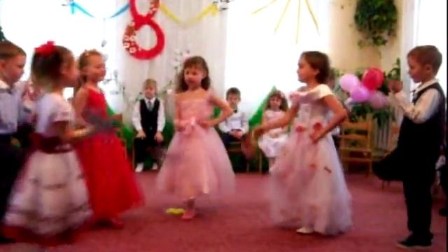 Самый классный танец 8 марта!!!Дет.сад"Ромашка" смотреть онлайн