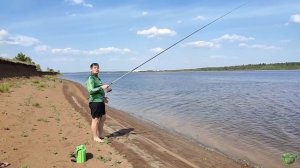 Ловля чехони на дальний заброс на реке Кама. Рыбалка на чехонь на поплавок.
