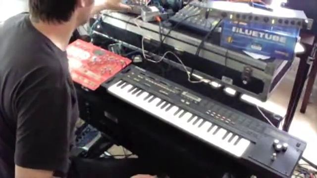 Korg ESX, modified Casio CZ-230s, Electro Harmonix 2880..Live jam 5/14/11 смотреть онлайн