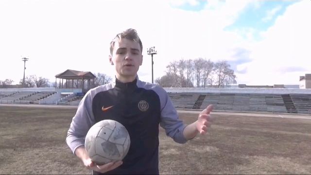 КАК ЛЕГКО НАУЧИТЬСЯ ДЕРЖАТЬ МЯЧ НА ГОЛОВЕ? - ОБУЧЕНИЕ ! смотреть онлайн