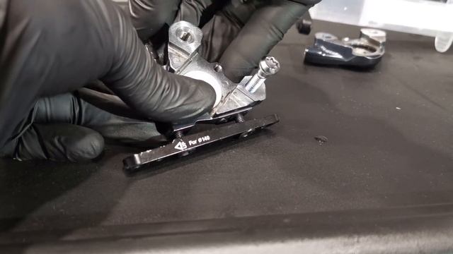 Easy Way To Remove Pistons From Hydraulic Brake Caliper On Bicycle. смотреть онлайн
