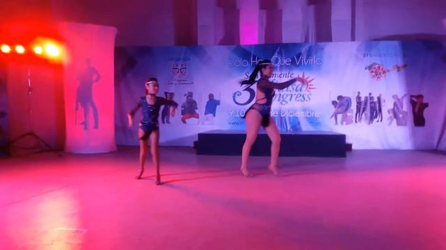 Eliana Ramos y Melany Campisi en San Clemente SalsaCongress смотреть онлайн