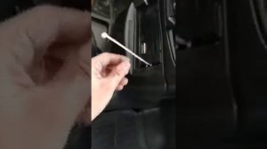 Как вытащить магнитолу из панели без ключей.