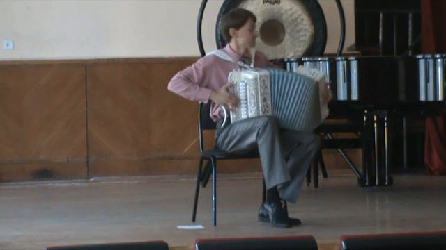 "Болгарскую сюиту" играет гармонист П.Уханов смотреть онлайн