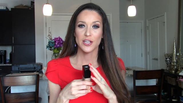 How to Use CHANEL's New Ultrawear Flawless Liquid and Compact Foundations смотреть онлайн