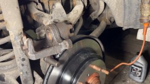 Замена задних тормозных дисков