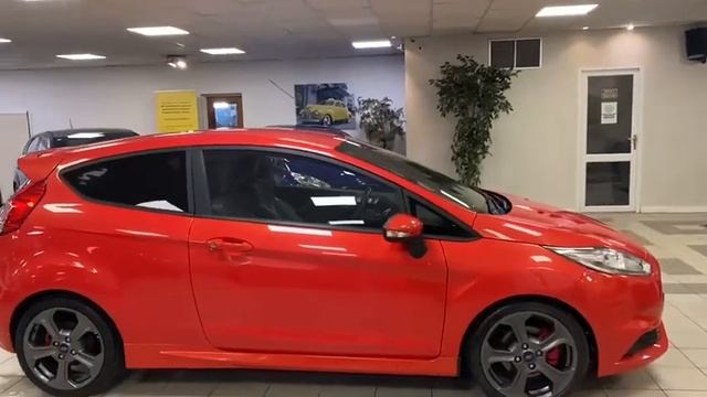 2015/65 Ford Fiesta ST 2 in Molten Orange смотреть онлайн