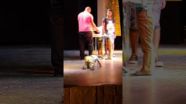 Артистом хочу быть , мечтаю..., не утащить со сцены смотреть онлайн