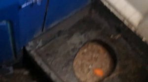 Сравнение туалетов в электропоездах ЭД4М-0250 и 0251 #параша #электричка.