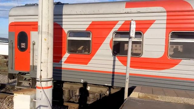 Прибытие на Ладожский двух поездов (Full HD) смотреть онлайн