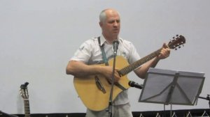 Песню Ю.Визбора  "Виталий Палыч" поёт Олег  Борисевич.