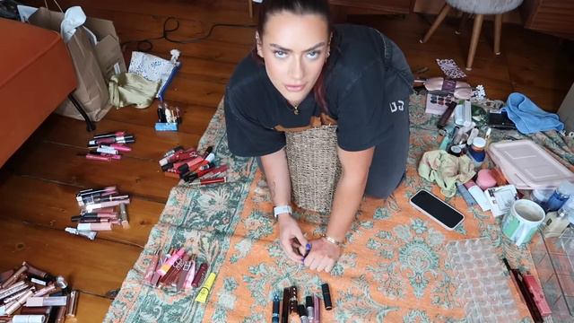 MESSY GIRL DIARIES: DECLUTTERING MY LIPSTICKS & PALETTES | TIDY SPACE TIDY MIND EP. 4 EmmasRectangl смотреть онлайн