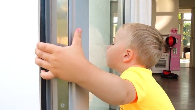 Gaby Little Helper! Kids Pretend Play with Cleaning Toys смотреть онлайн