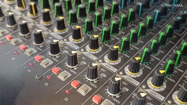 MIXER YAMAHA MGP32X смотреть онлайн
