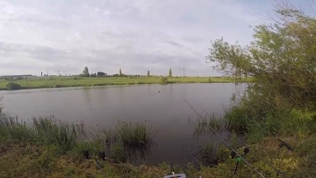 Завоз снасти корабликом для рыбалки Охотник на карася смотреть онлайн