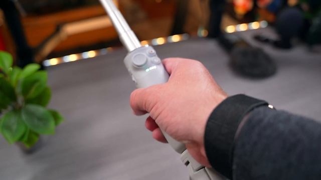 DJI OM 5 Smartphone Gimbal Review: The Tiny Travel Gimbal Your Phone Deserves! | Raymond Strazdas смотреть онлайн