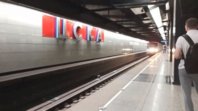 Прибытие 81-717.5М/714.5М на ст.ЦСКА БКЛ смотреть онлайн