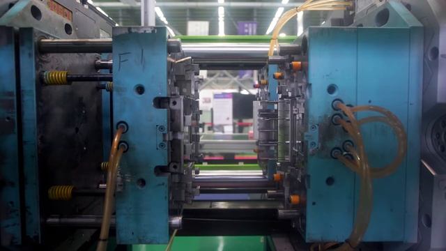 MULTIPRO - технология бикомпонентного литья. Изделие: корпус для умной колонки смотреть онлайн