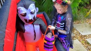 Nastya and a story for children on Halloween