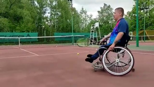 Большой теннис. Тренировка смотреть онлайн