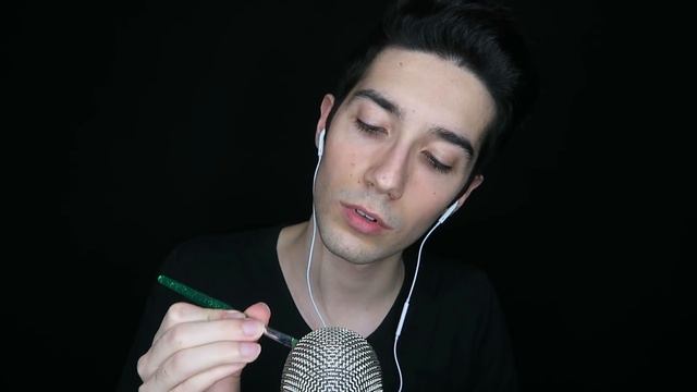 ASMR Brushing the Microphone with Unique Brushes смотреть онлайн