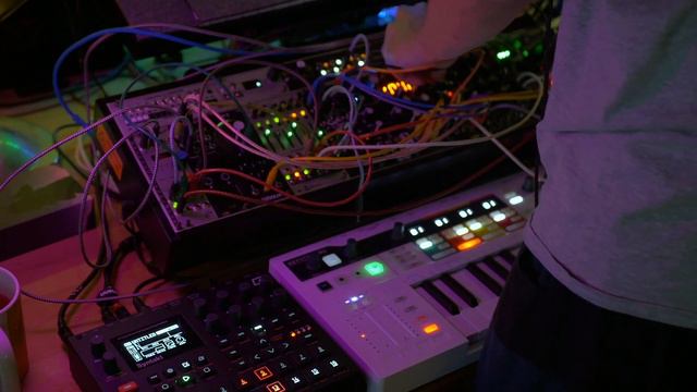 Eurorack Ruhr Patch Challenge ­- April 2023 смотреть онлайн