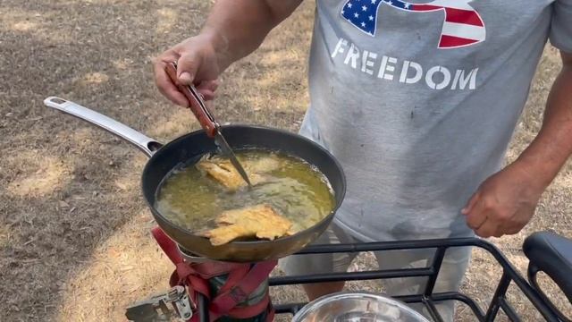 Trapped Huge Wild Boar Pig / Bluegill Catch*Clean*Cook Using Hovsco E-Bike смотреть онлайн