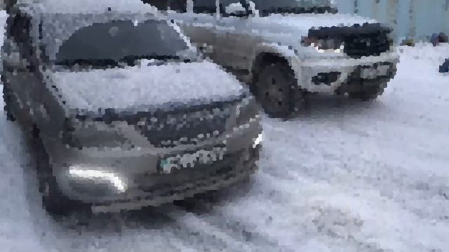 Бронирование фар тёмной плёнкой на УАЗ Патриот смотреть онлайн
