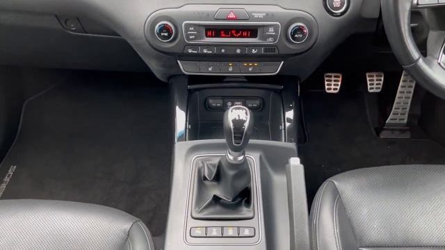 Acorn Stone - Kia Sorento 2.2 CRDi KX-3 AWD Euro 6 (s/s) 5dr - BL69FEP смотреть онлайн